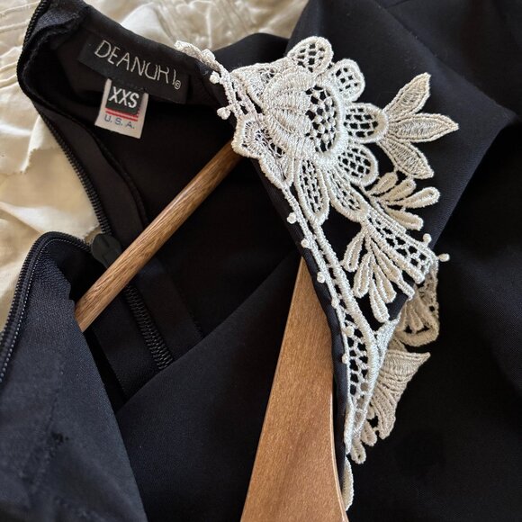 Deandri Roselle Lace Collar Dress - Picture 6 of 6